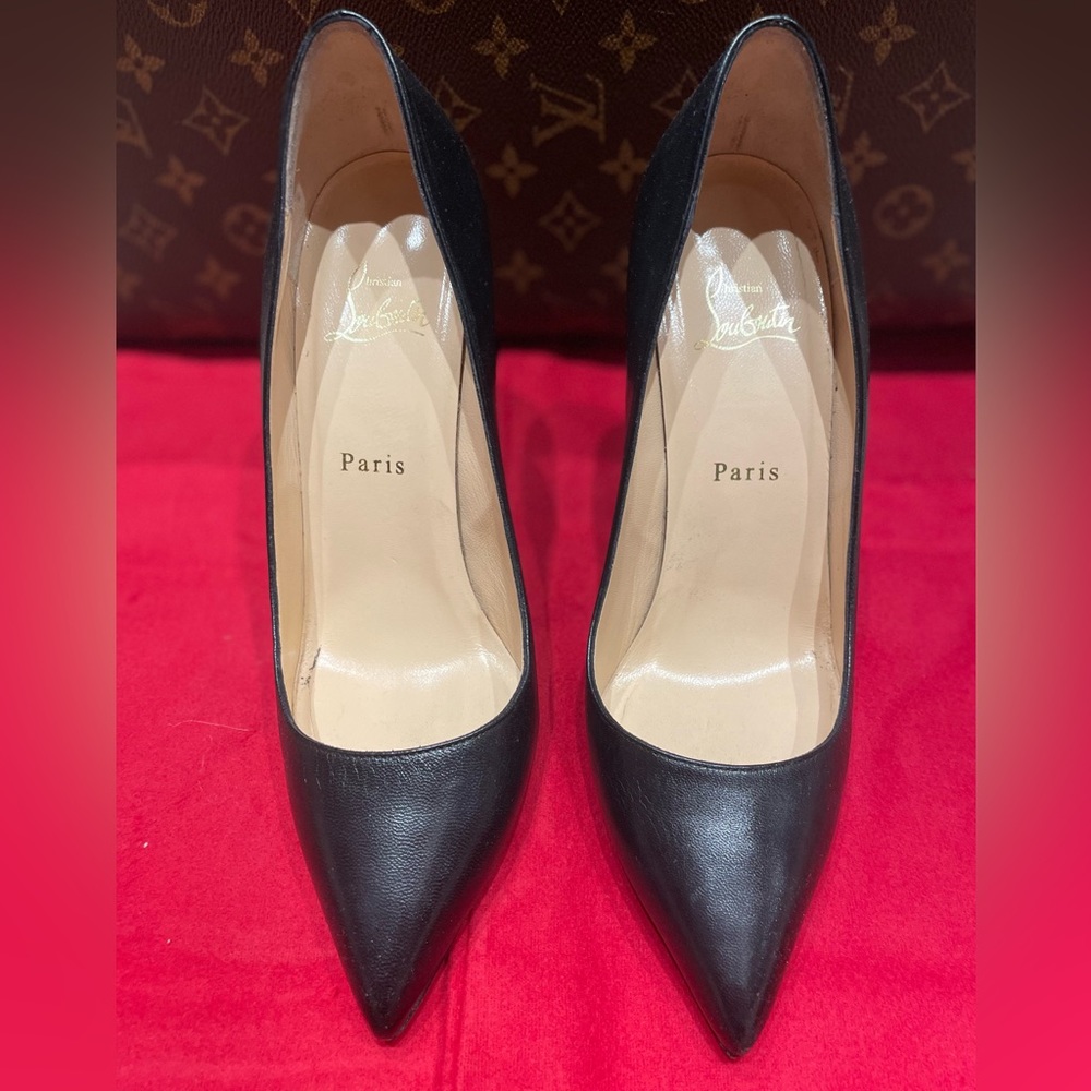 *AUTHENTIC*  CHRISTIAN LOUBOUTIN Gorgeous, High Heels  Size 9